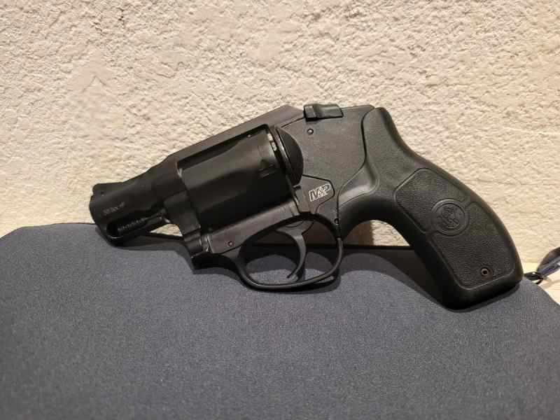 S&amp;W Bodyguard 38 SPC w Crimson Trace Grip Laser