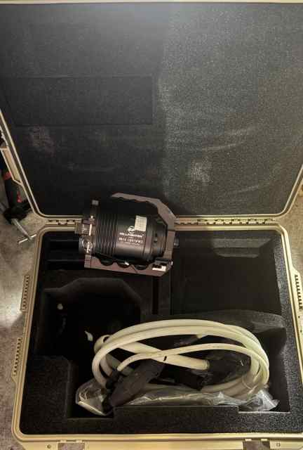Surefire HellFighter  3000LM Humvee/Weapon light. 