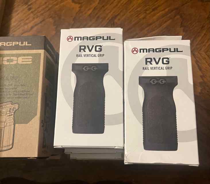 MAGPUL VFG’s &amp; AK MOE GRIPS