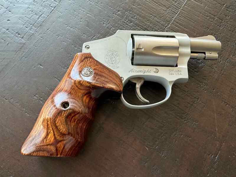 Smith and Wesson 642-1 pre-lock