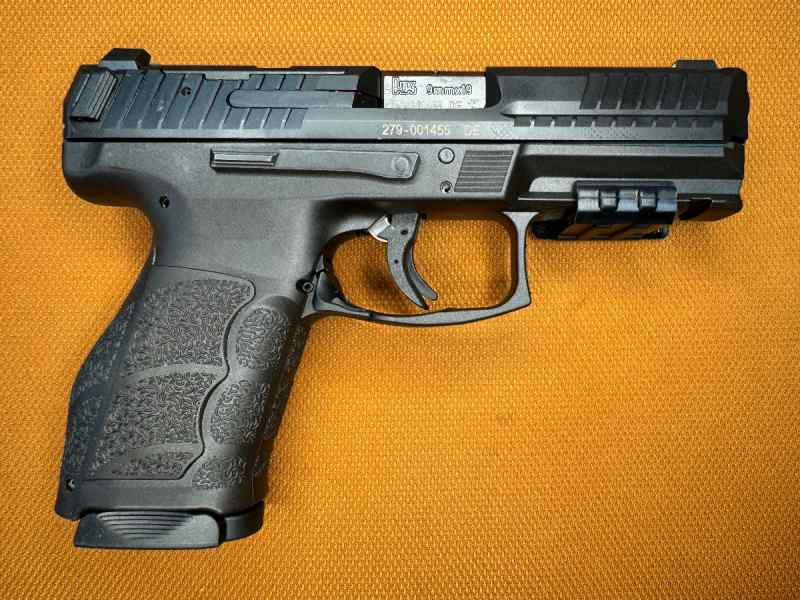 EW IN BOX - HK VP9A1 K - 9mm - 4.09&quot; -Night Sights