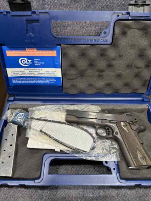 COLT COMBAT COMMANDER 