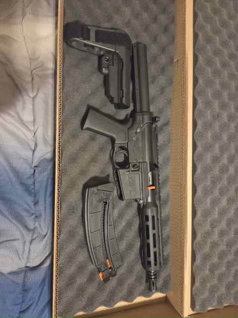 Brand New Smith &amp; Wesson M&amp;P15-22 .22LR Pistol