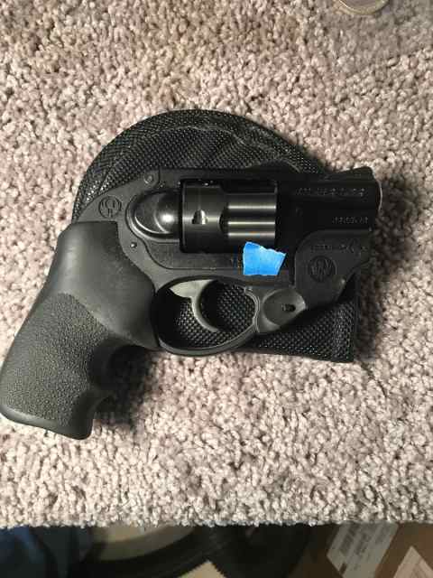 .38 +P Ruger LCR w/ laser, ammo &amp; speed loaders 