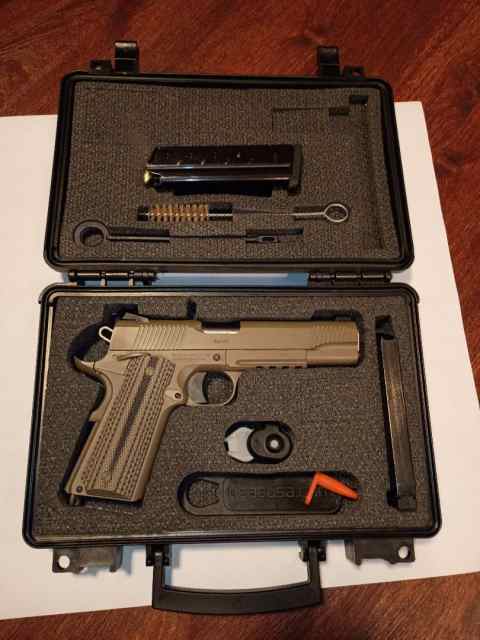 Like new Tisas RAIDER 1911 9MM This shoots perfect