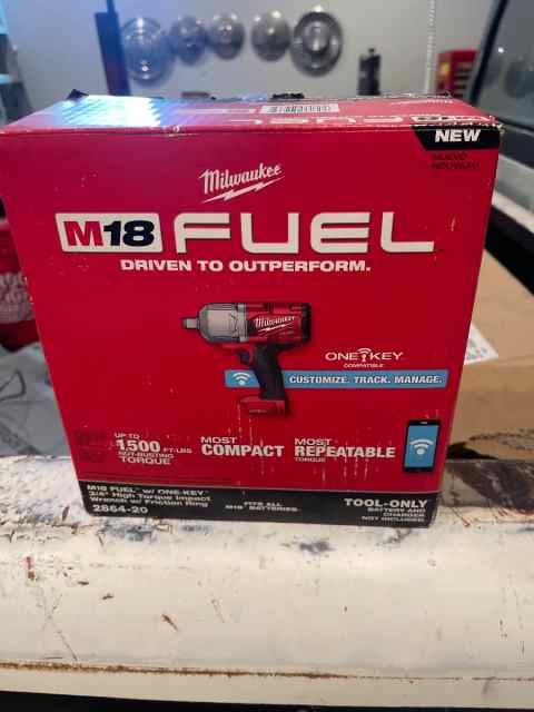 New milwaukee 3/4 m18 fuel impact driver with new 