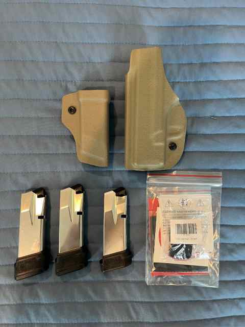 Hellcat: Optic, Holster, Magazines &amp; Magazine Carr