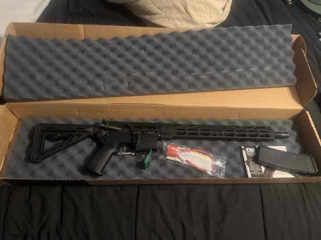 BNIB DB-15 