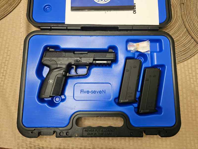 Glock 27,FN5.7, FNS 9mm