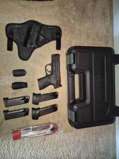 M&amp;P 40 subcompact